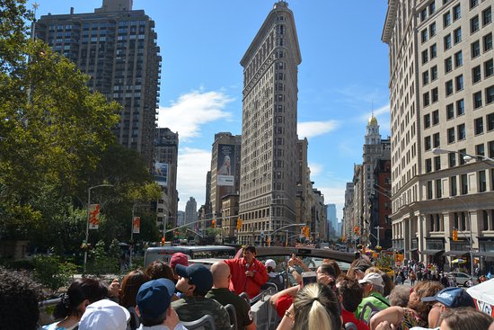 new york city guided sightseeing tour by luxury coach